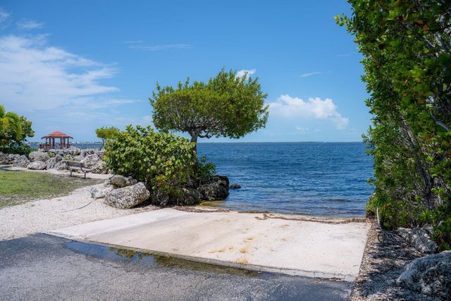 104500 Overseas Hwy Apt B204, Key Largo, FL 33037