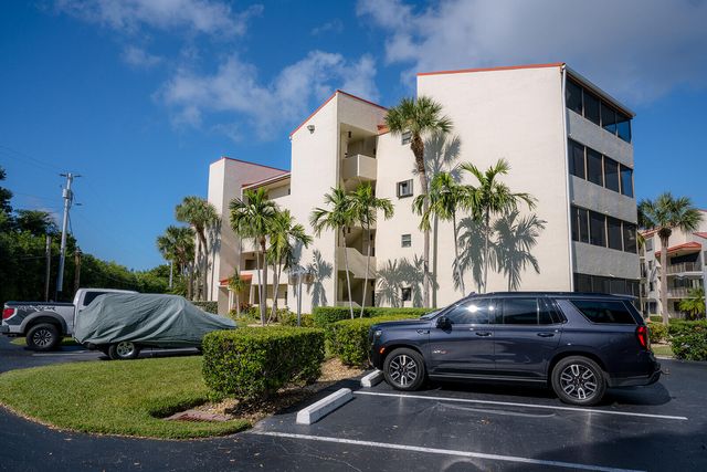 104500 Overseas Hwy Apt B204, Key Largo, FL 33037