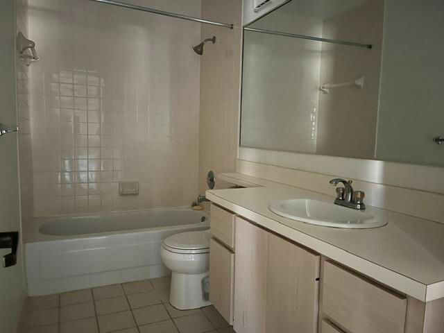 11 AMHERST Court D, Royal Palm Beach, FL 33411