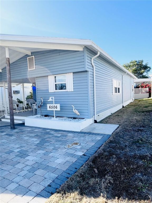 Image 60 of property listing at 6506 NEBRASKA STREET, Bradenton, FL 34207