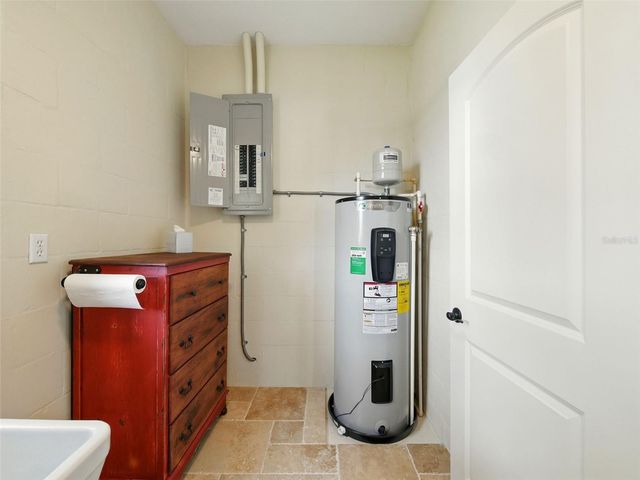 1426 CRESTVIEW DRIVE, Mount Dora, FL 32757