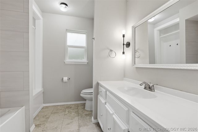 971 Wood Lake Drive, Sand Springs, OK 74063