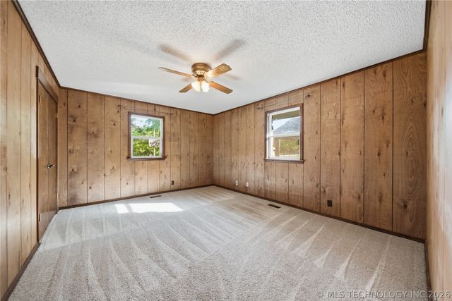 971 Wood Lake Drive, Sand Springs, OK 74063
