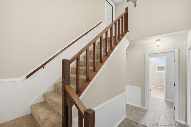 971 Wood Lake Drive, Sand Springs, OK 74063