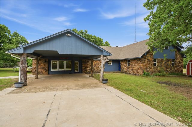 971 Wood Lake Drive, Sand Springs, OK 74063