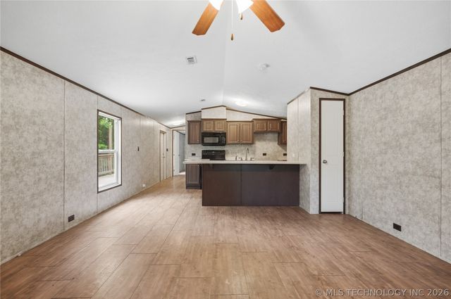 971 Wood Lake Drive, Sand Springs, OK 74063