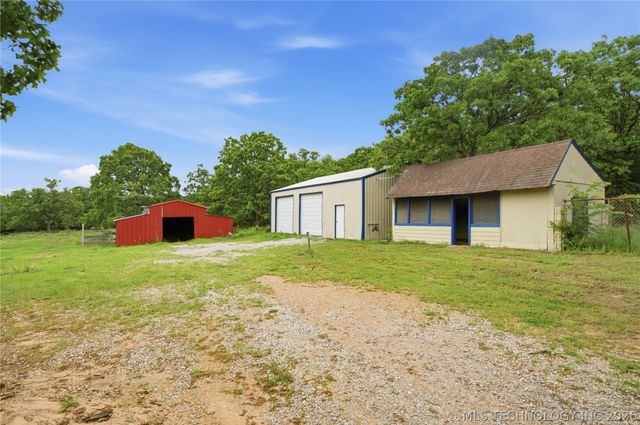 971 Wood Lake Drive, Sand Springs, OK 74063