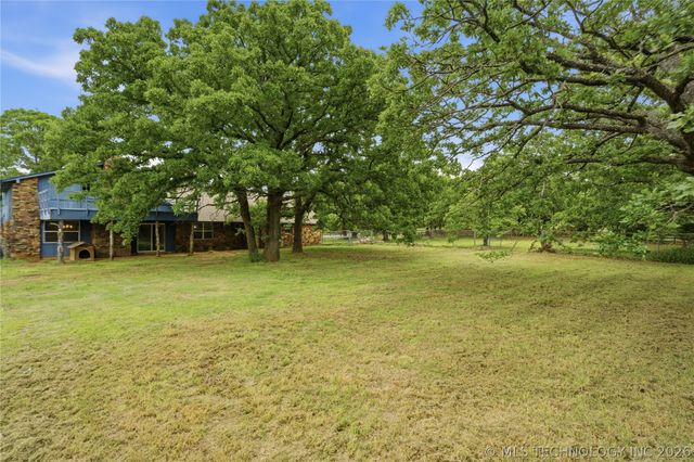 971 Wood Lake Drive, Sand Springs, OK 74063