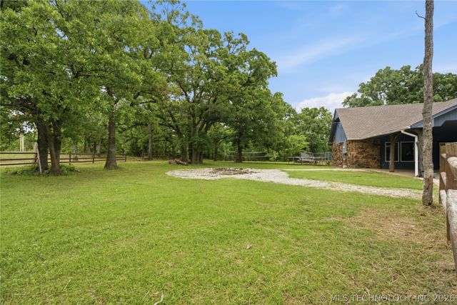 971 Wood Lake Drive, Sand Springs, OK 74063