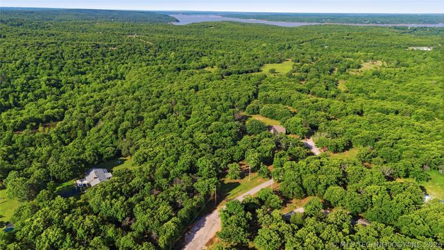 971 Wood Lake Drive, Sand Springs, OK 74063