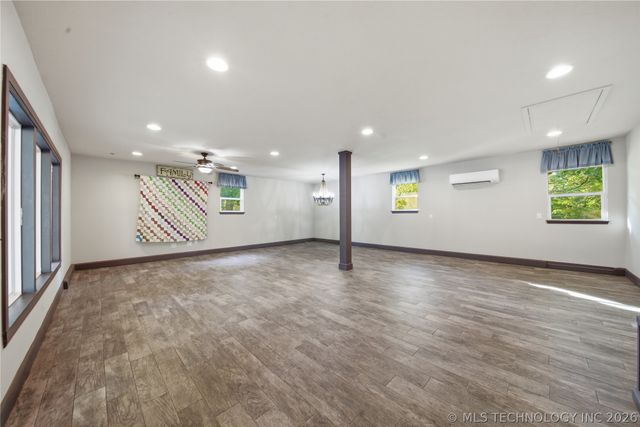 971 Wood Lake Drive, Sand Springs, OK 74063