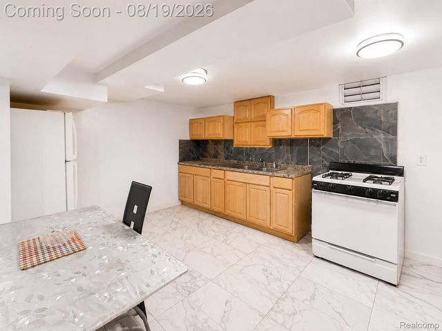 12021 Buffalo Street, Hamtramck, MI 48212