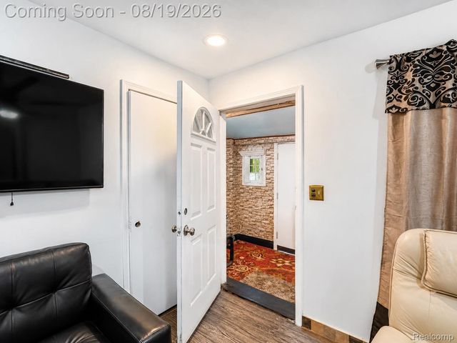 12021 Buffalo Street, Hamtramck, MI 48212
