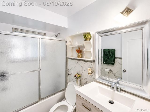 12021 Buffalo Street, Hamtramck, MI 48212