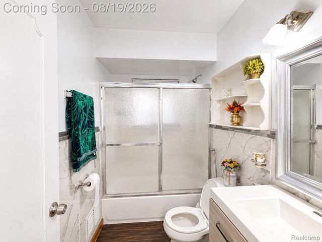 12021 Buffalo Street, Hamtramck, MI 48212