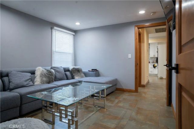 6930 Balcom, Reseda, CA 91335