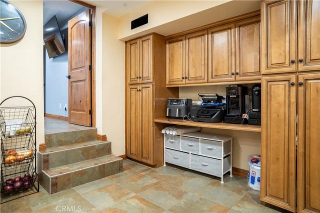 6930 Balcom, Reseda, CA 91335