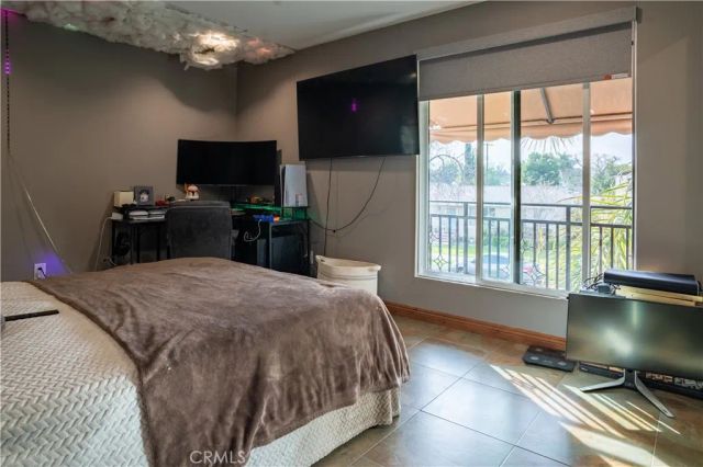 6930 Balcom, Reseda, CA 91335