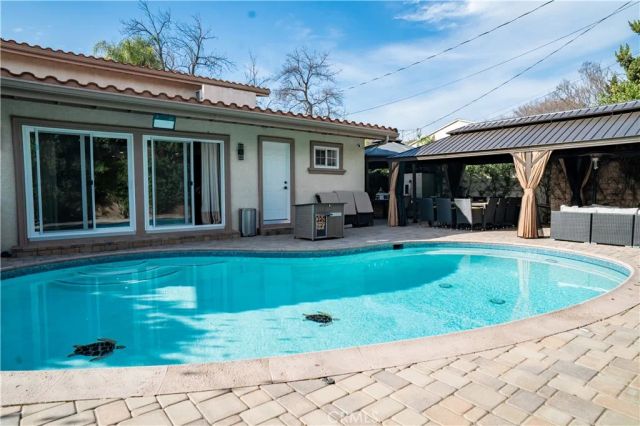 6930 Balcom, Reseda, CA 91335