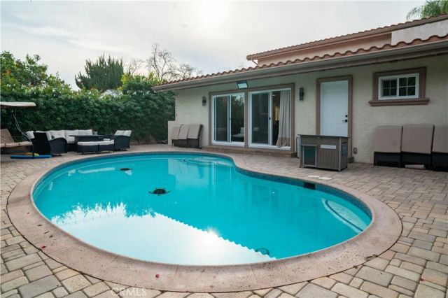 6930 Balcom, Reseda, CA 91335
