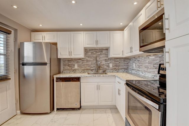 5500 NW 2nd Avenue 418, Boca Raton, FL 33487