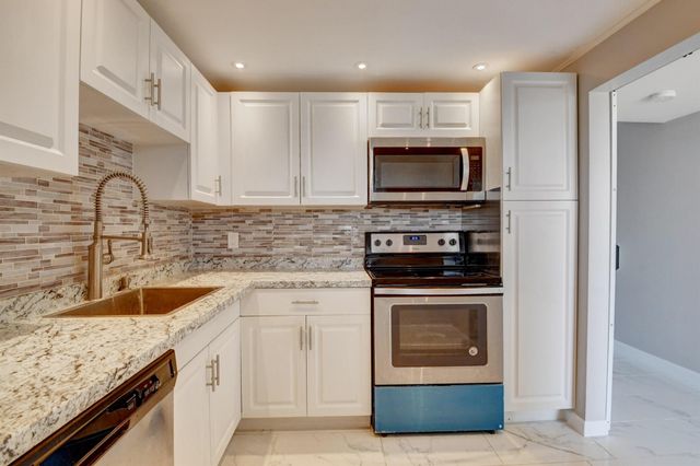 5500 NW 2nd Avenue 418, Boca Raton, FL 33487