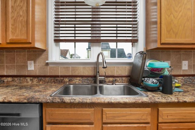 413 Little Creek Court, Jacksonville, NC 28546
