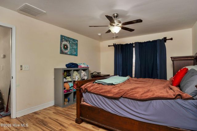 413 Little Creek Court, Jacksonville, NC 28546