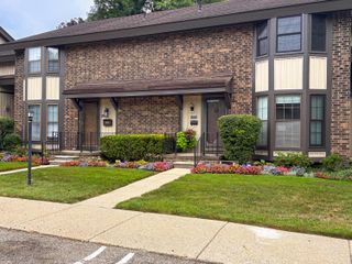 25073 Oakbrooke Drive, Southfield City, MI 48033
