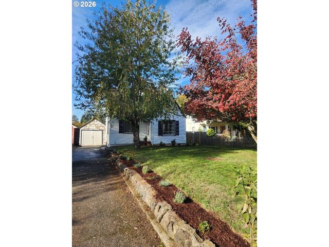 415 Se ROBERTS Ave, Gresham, OR 97080
