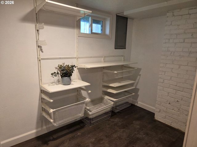 415 Se ROBERTS Ave, Gresham, OR 97080