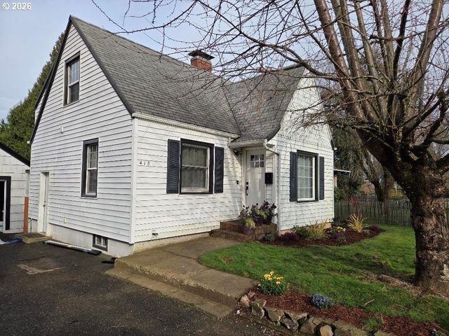 415 Se ROBERTS Ave, Gresham, OR 97080