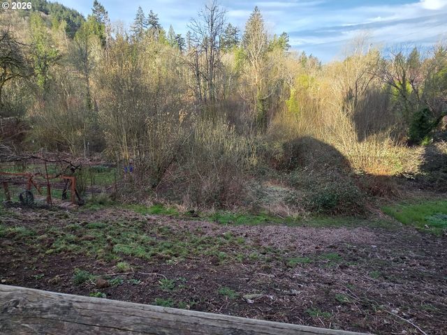 415 Se ROBERTS Ave, Gresham, OR 97080