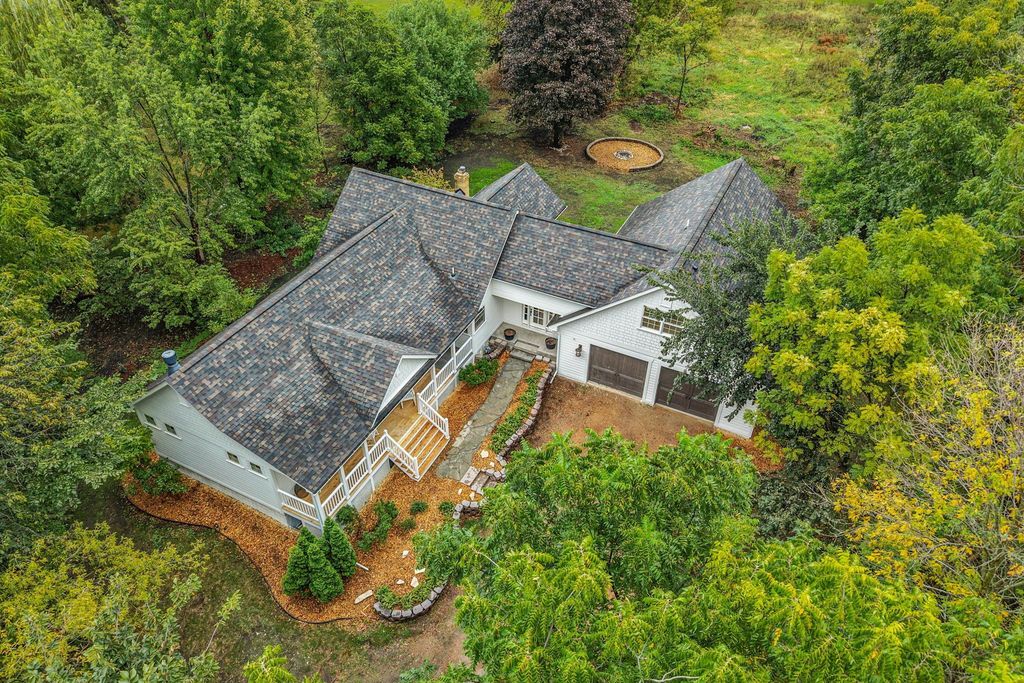 5735 Grant Lorenz Road, Shorewood, MN 55331 — photo 4