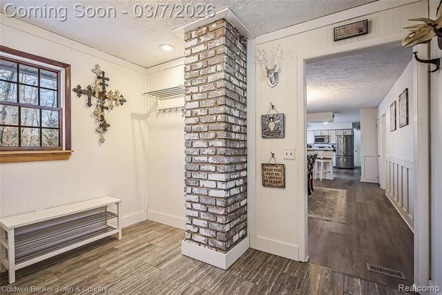 1890 Hidden Valley Road, Howell, MI 48843