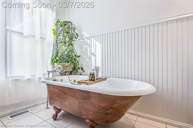 1890 Hidden Valley Road, Howell, MI 48843