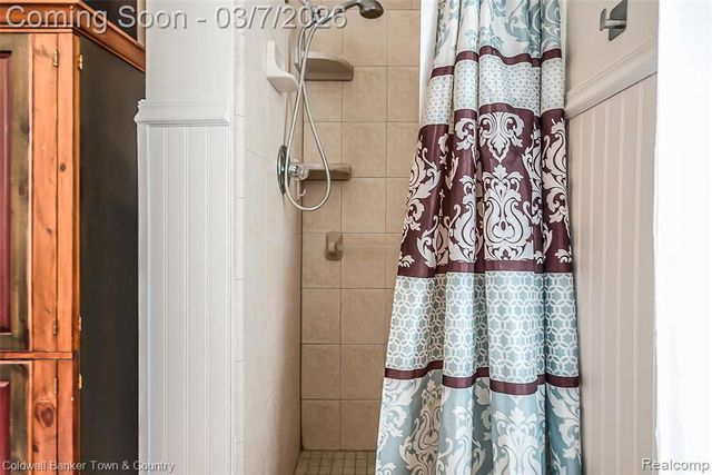 1890 Hidden Valley Road, Howell, MI 48843