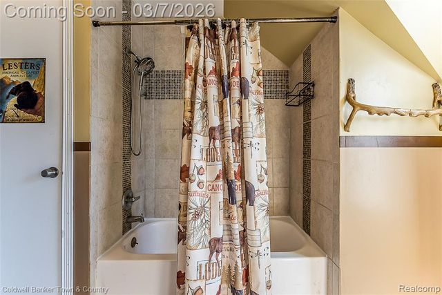 1890 Hidden Valley Road, Howell, MI 48843