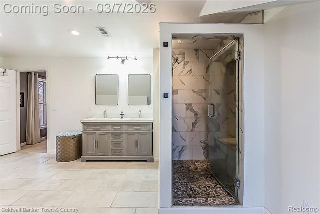 1890 Hidden Valley Road, Howell, MI 48843