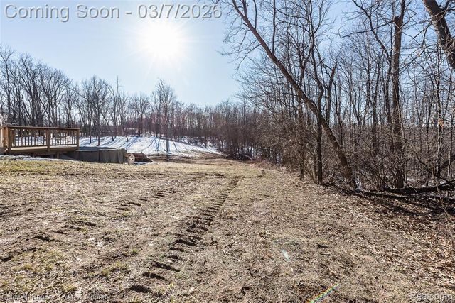 1890 Hidden Valley Road, Howell, MI 48843