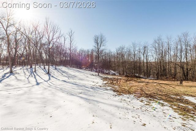 1890 Hidden Valley Road, Howell, MI 48843