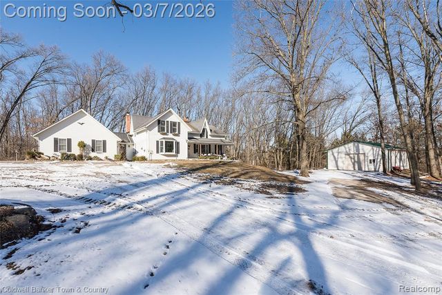 1890 Hidden Valley Road, Howell, MI 48843