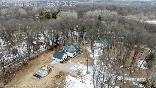 1890 Hidden Valley Road, Howell, MI 48843