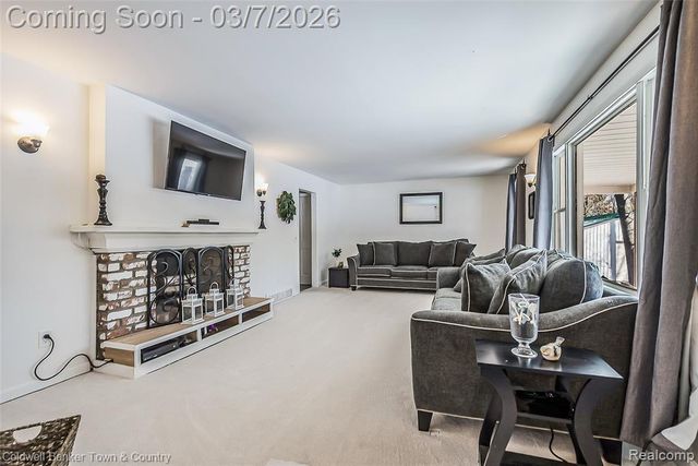 1890 Hidden Valley Road, Howell, MI 48843