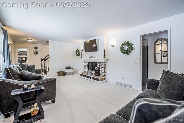 1890 Hidden Valley Road, Howell, MI 48843