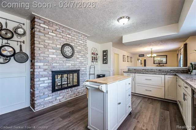 1890 Hidden Valley Road, Howell, MI 48843