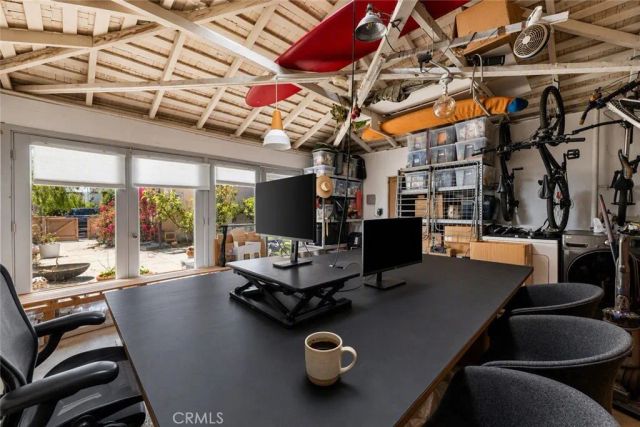 3570 Colonial Avenue, Los Angeles, CA 90066
