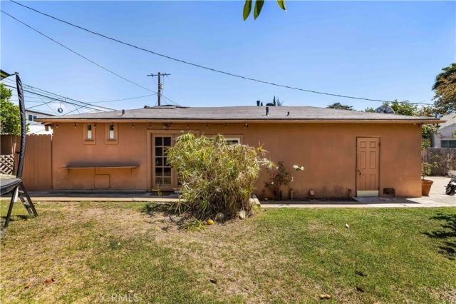 3570 Colonial Avenue, Los Angeles, CA 90066