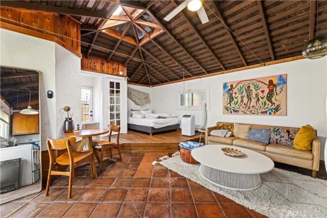 3570 Colonial Avenue, Los Angeles, CA 90066
