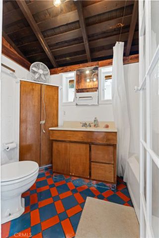 3570 Colonial Avenue, Los Angeles, CA 90066
